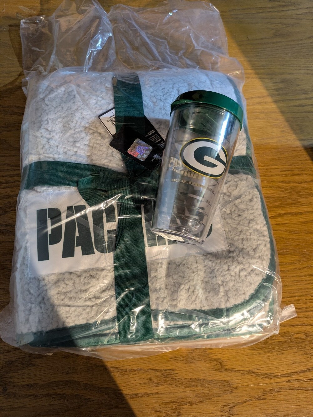 Green Bay Packers Sherpa Throw Blanket And Official Tumbler